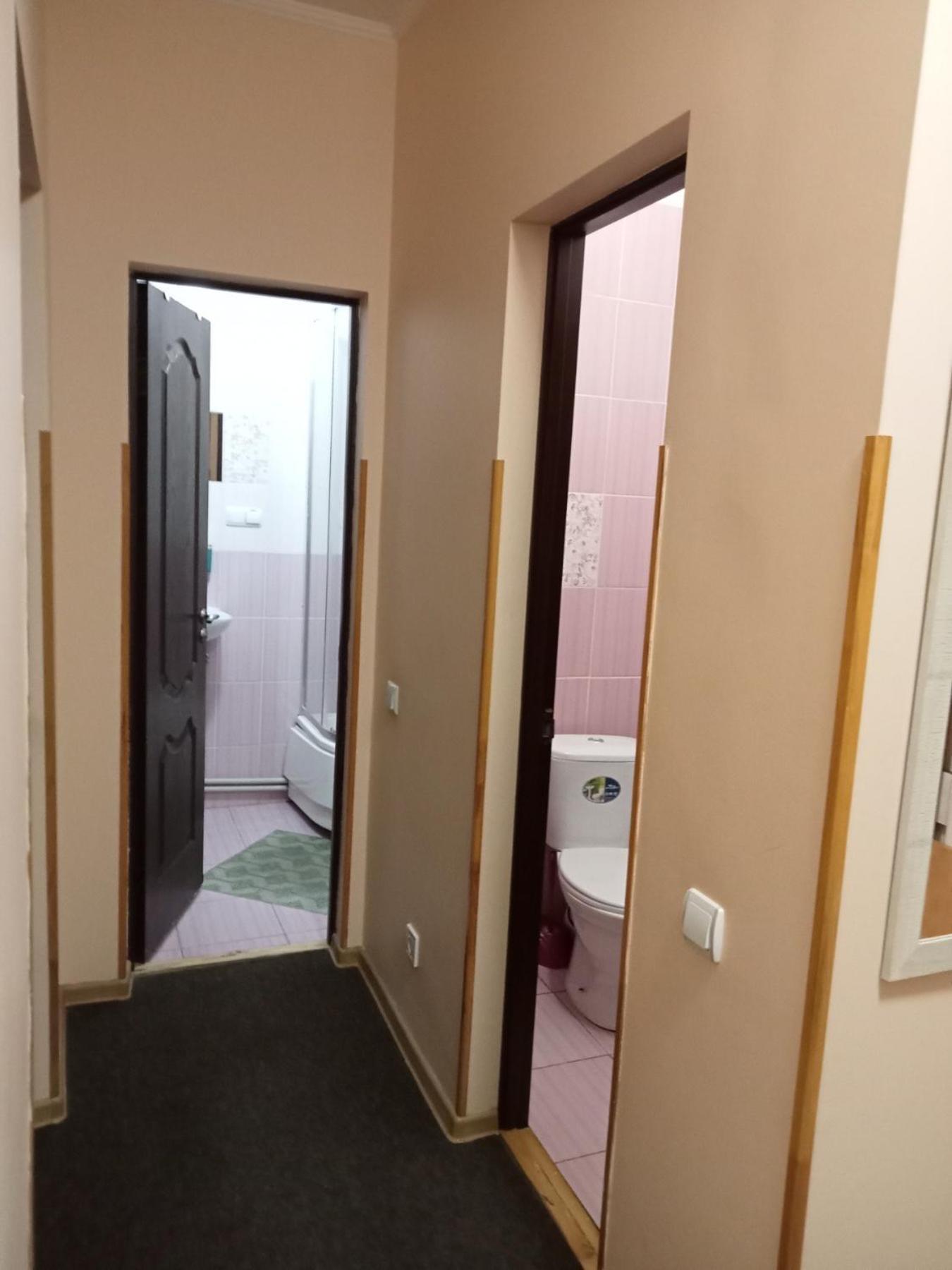 Hostel Iskra Лвив Екстериор снимка