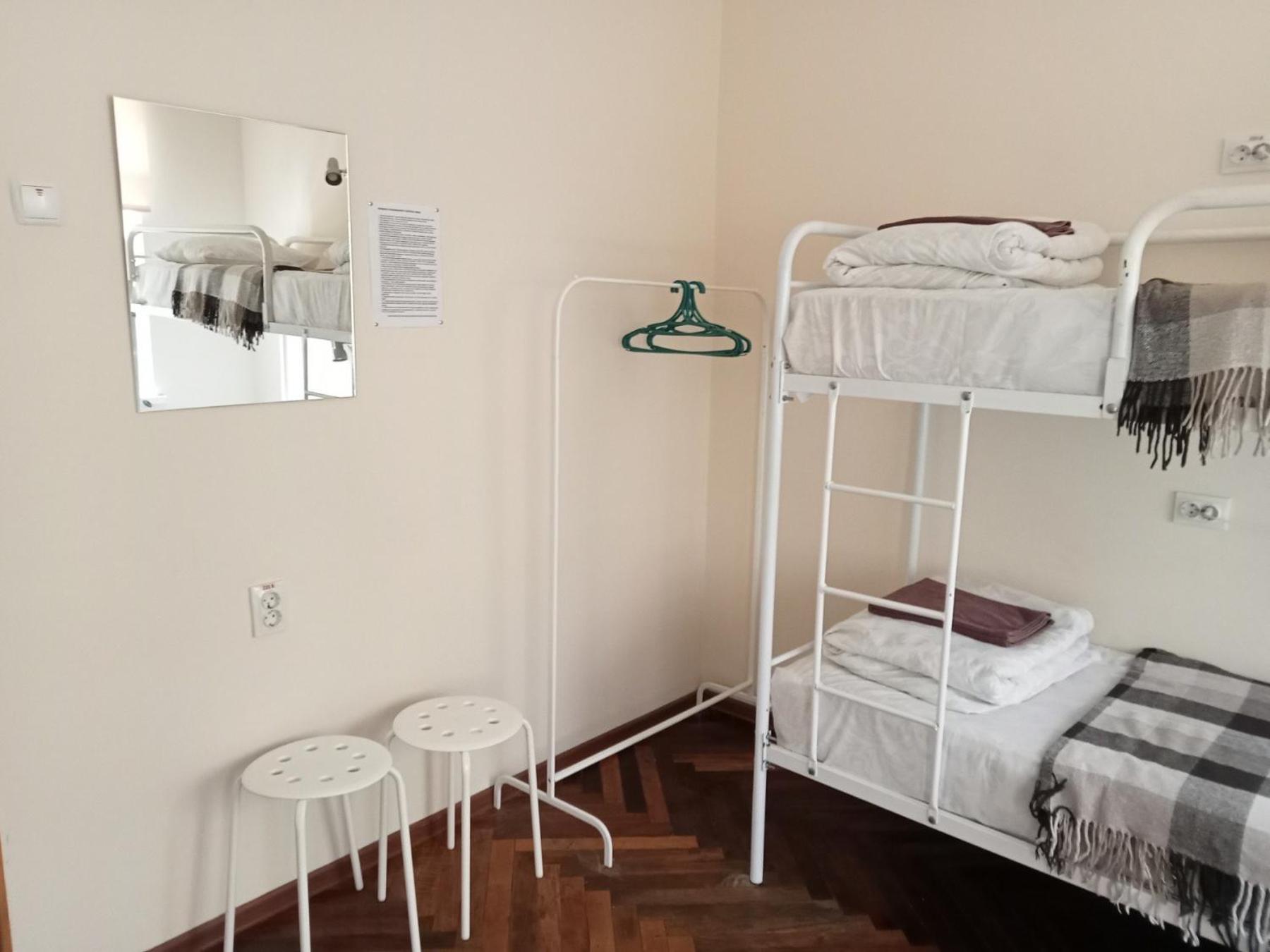 Hostel Iskra Лвив Екстериор снимка