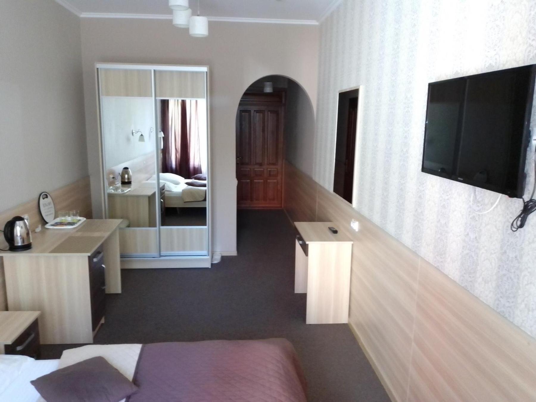 Hostel Iskra Лвив Екстериор снимка