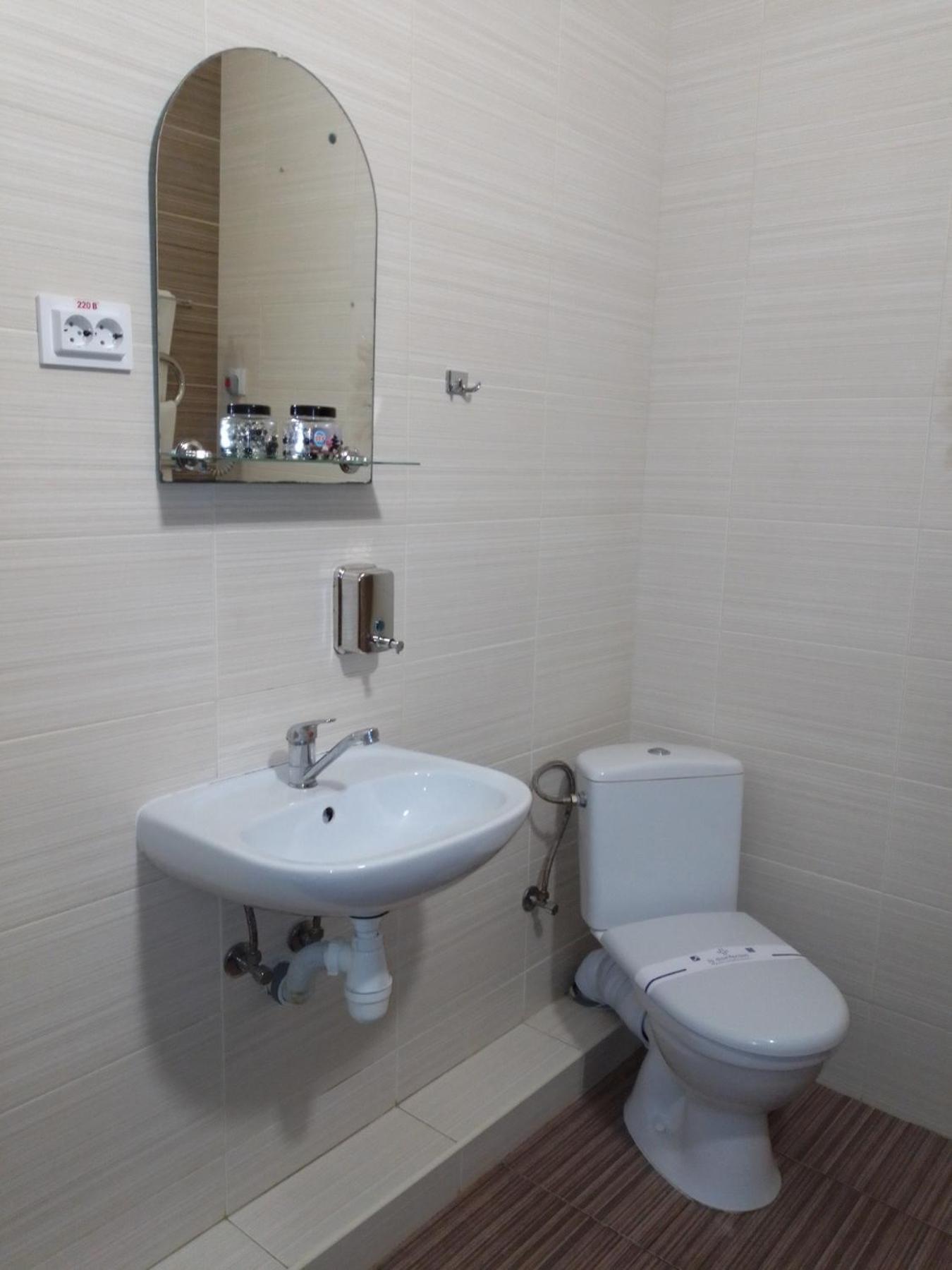 Hostel Iskra Лвив Екстериор снимка