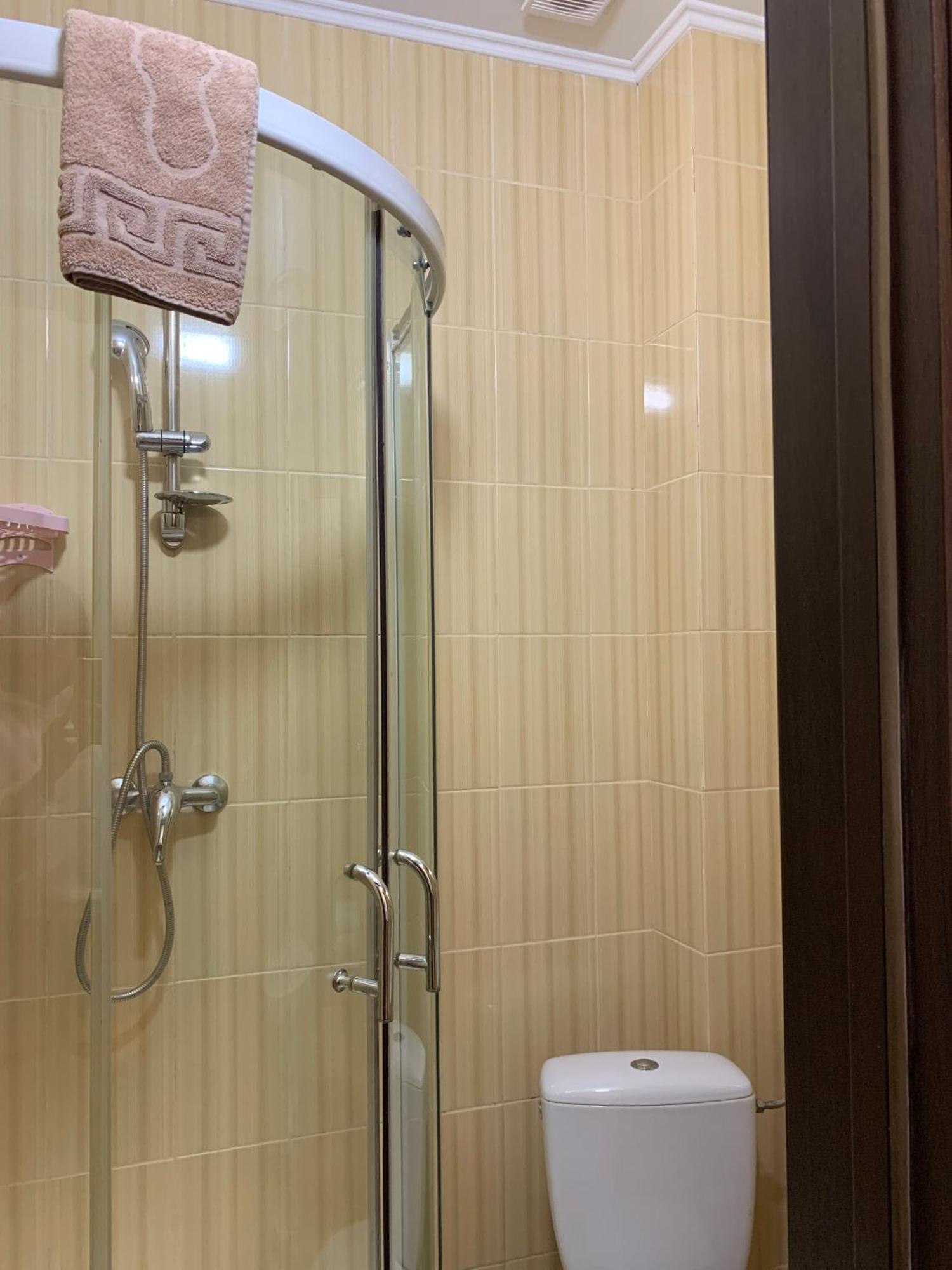 Hostel Iskra Лвив Екстериор снимка